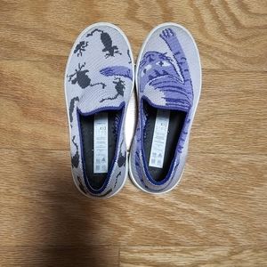 Rothys Kids Sneaker (Purple) in kids size 12